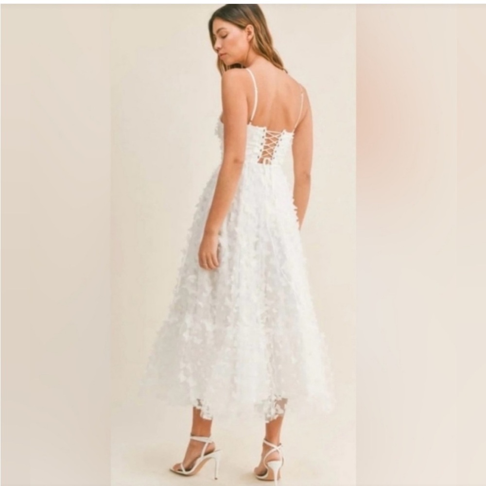 Thirty/thirty dress Elegant White Floral Gown - Picture 2 of 12